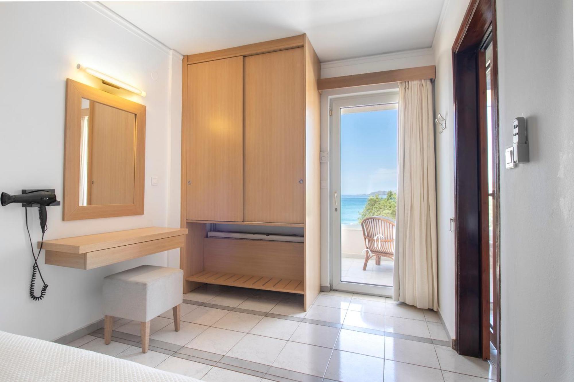 Pal Beach Палиохора Екстериор снимка